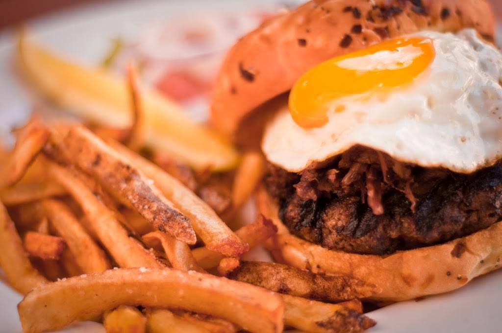 Old Town Pour House - Chicago | restaurant | 1419 N Wells St, Chicago, IL 60610, USA | 3124772800 OR +1 312-477-2800