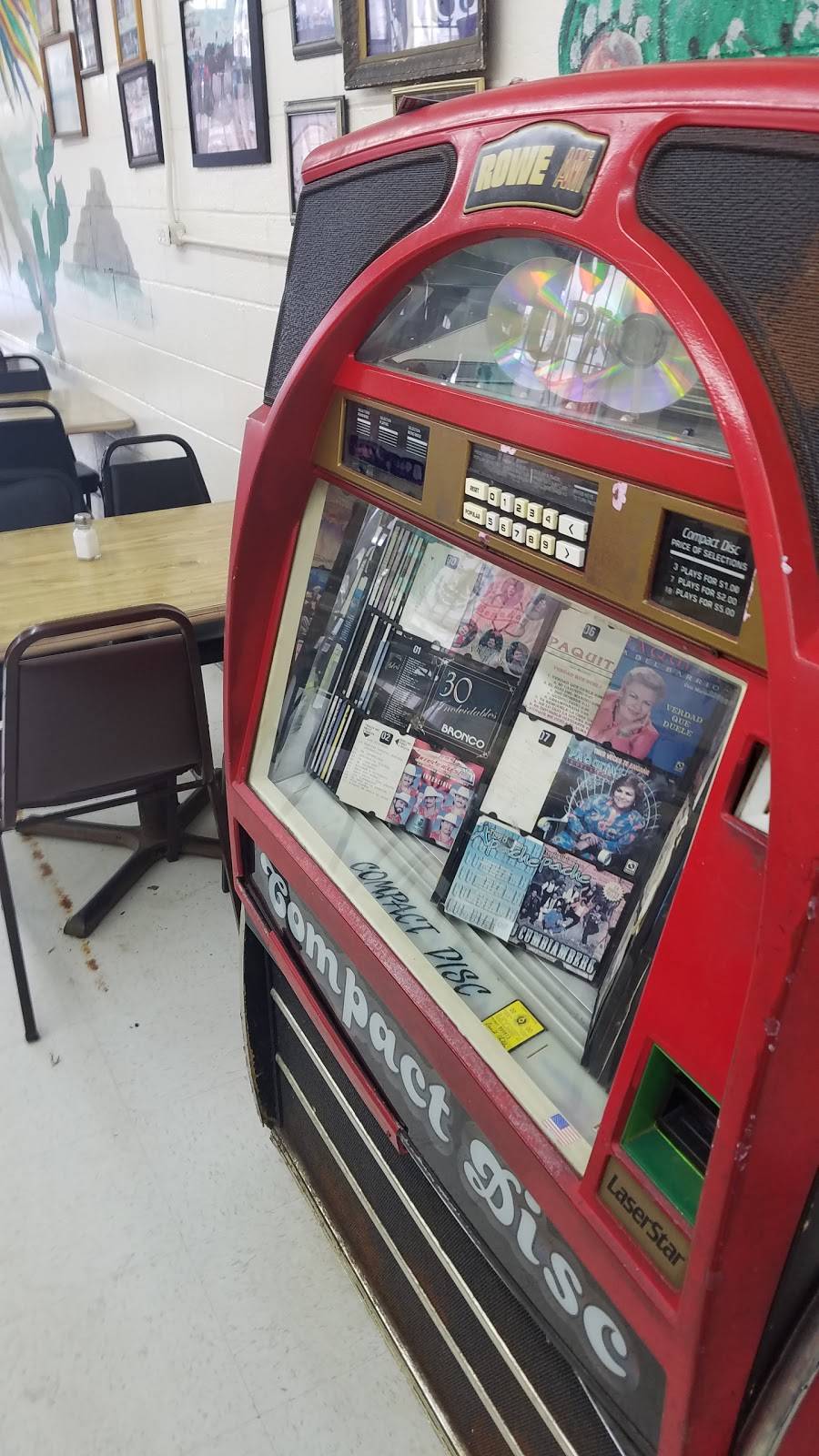 Jilbertos | restaurant | 4434 Main St, Dallas, TX 75226, USA | 2148265417 OR +1 214-826-5417