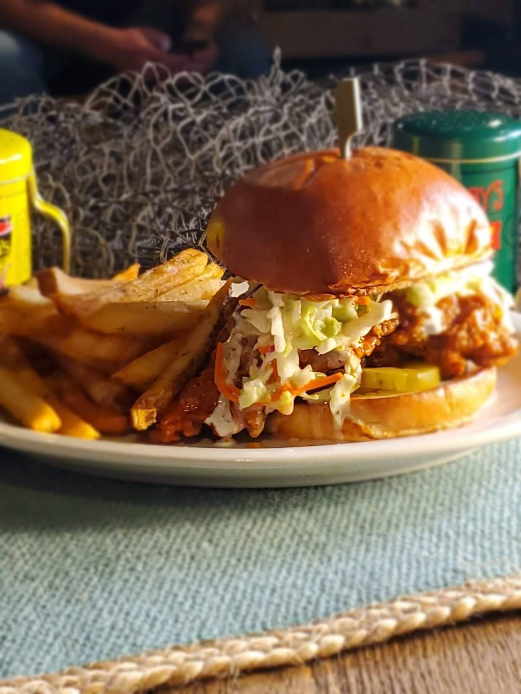 Huckleberrys | restaurant | 2745 Elk Grove Blvd, Elk Grove, CA 95758, USA | 9168979261 OR +1 916-897-9261