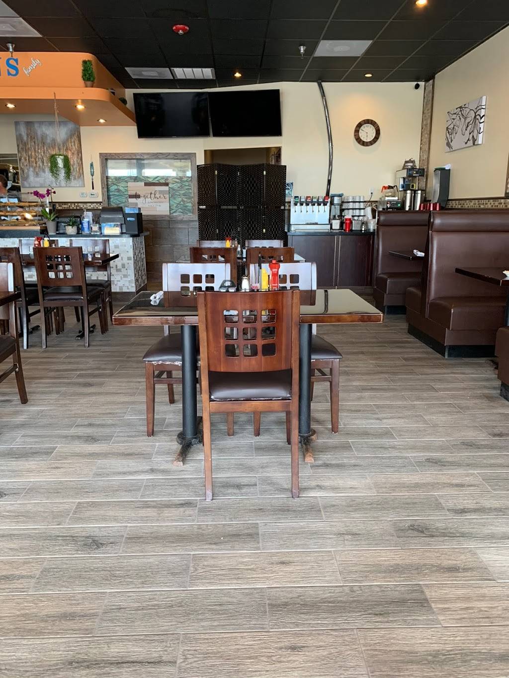 Athens Family Restaurant | restaurant | The Colannade Plaza, 2300 Bee Ridge Rd unit 301, Sarasota, FL 34239, USA | 9417064121 OR +1 941-706-4121