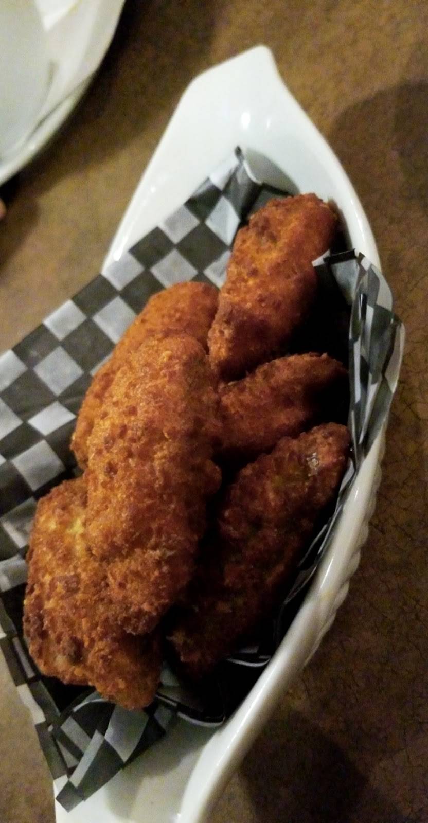 Biggs Restaurant & Sports Bar | restaurant | 405 Notre Dame St, Belle River, ON N0R 1A0, Canada | 5197280854 OR +1 519-728-0854