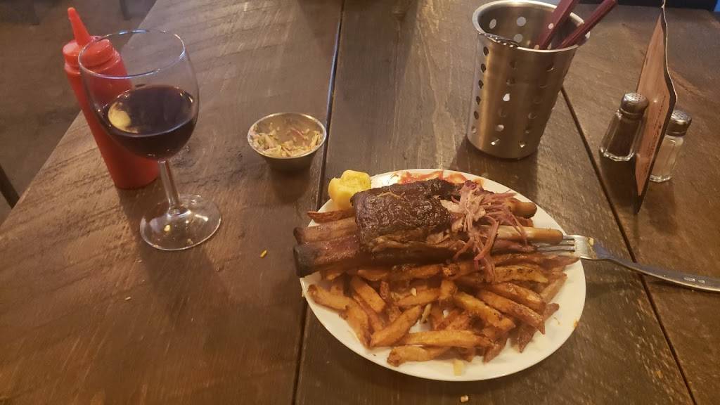 Moonshine BBQ Smokehouse | restaurant | 806 Main St E, Hawkesbury, ON K6A 1B6, Canada | 6136322228 OR +1 613-632-2228