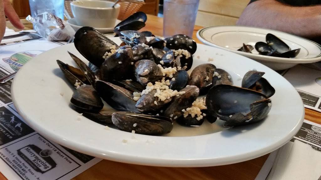 Johnsons Seafood and Steak | bakery | 69 NH-11, New Durham, NH 03855, USA | 6038597500 OR +1 603-859-7500