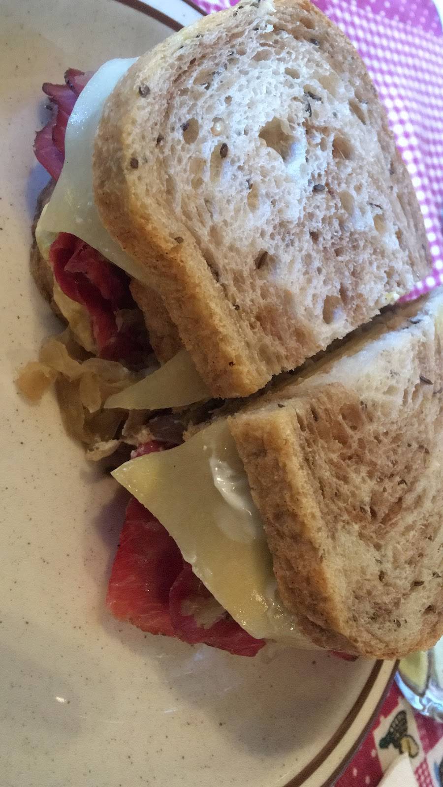 Munchner Haus Delicatessen | restaurant | 39212 Fremont Blvd, Fremont, CA 94538, USA | 5107936411 OR +1 510-793-6411