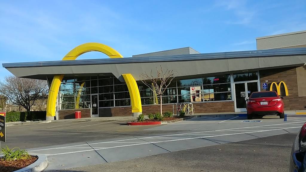 McDonalds | cafe | 283 N P St, Livermore, CA 94550, USA | 9254495768 OR +1 925-449-5768