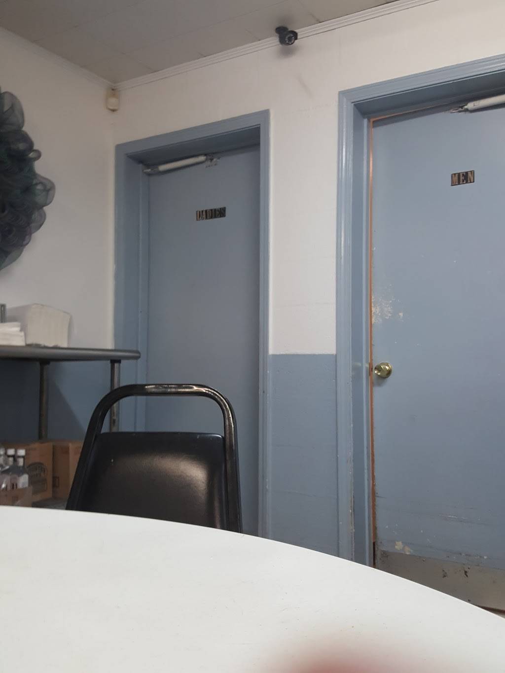 Dixie Castle II | restaurant | 3059 Bells Hwy, Jackson, TN 38305, USA | 7316641030 OR +1 731-664-1030