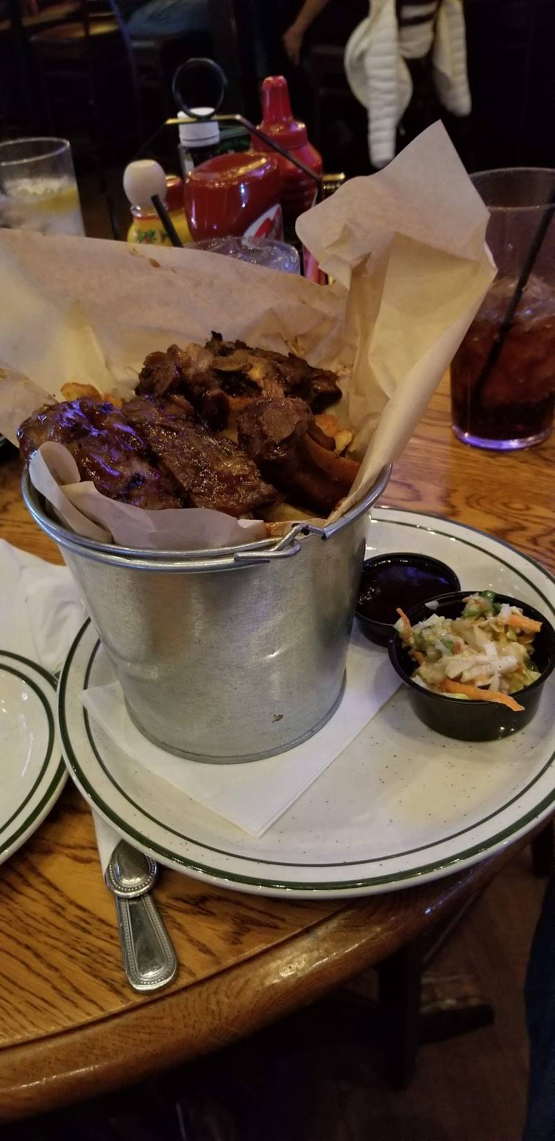 Finn McCools Irish Sports Pub Crystal Lake | restaurant | 72 N Williams St, Crystal Lake, IL 60014, USA | 8153561155 OR +1 815-356-1155