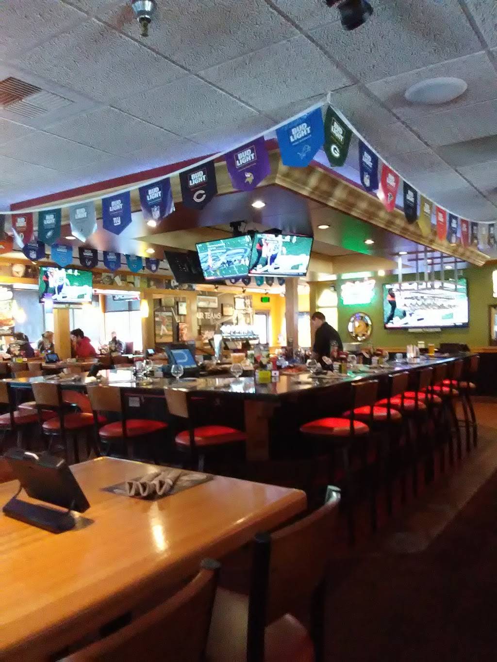 Applebees Grill + Bar | restaurant | 1665 W Lacey Blvd, Hanford, CA 93230, USA | 5595838084 OR +1 559-583-8084