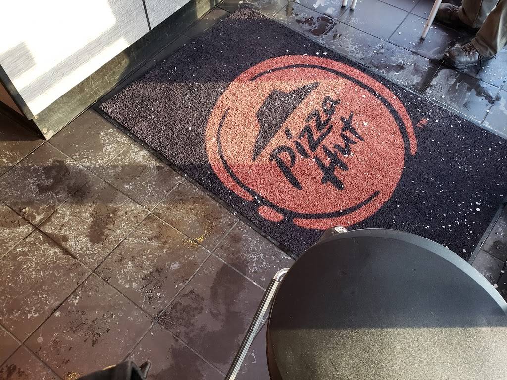 Pizza Hut | restaurant | 4180 Erie Ave SW, Massillon, OH 44646, USA | 3308795727 OR +1 330-879-5727