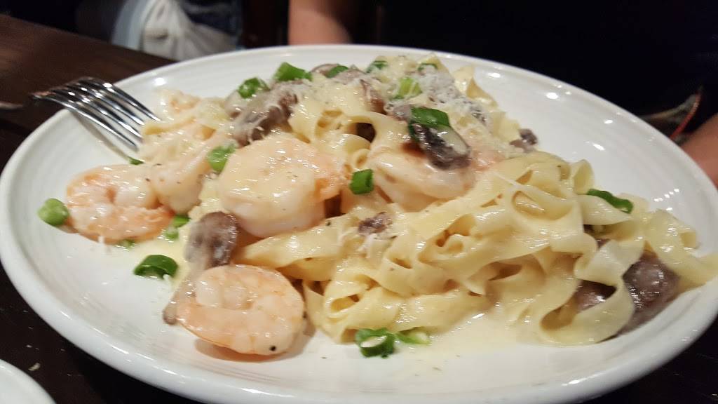 Carrabbas Italian Grill | restaurant | 13870 Foulger Square, Woodbridge, VA 22192, USA | 7035837300 OR +1 703-583-7300