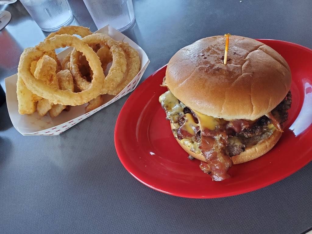 Smittys Garage Burgers & Beer | restaurant | 7104 S Sheridan Rd, Tulsa, OK 74133, USA | 9185848484 OR +1 918-584-8484