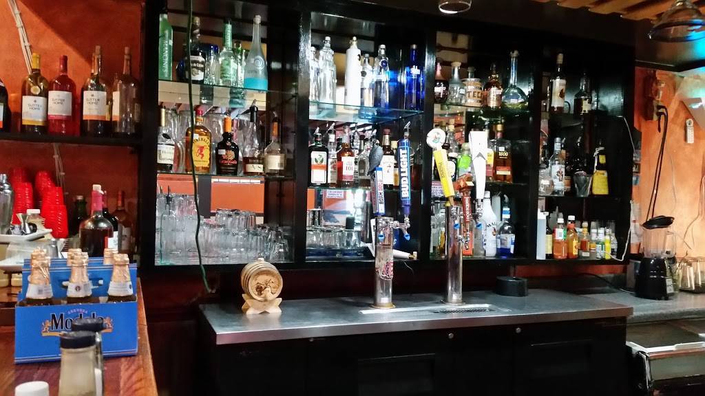 El Nuevo San Juan | restaurant | B, 1648, 2423 N Herritage St, Kinston, NC 28501, USA | 2525272519 OR +1 252-527-2519