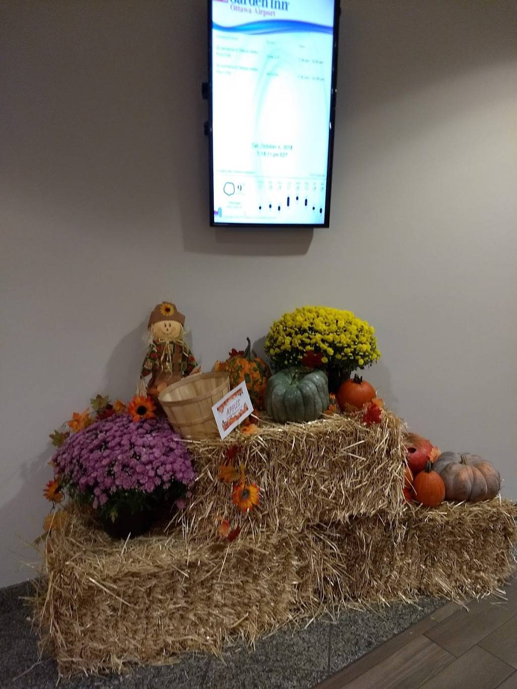 Garden Grille And Bar | restaurant | 2400 Alert Rd, Ottawa, ON K1V 0R4, Canada | 6132889001 OR +1 613-288-9001