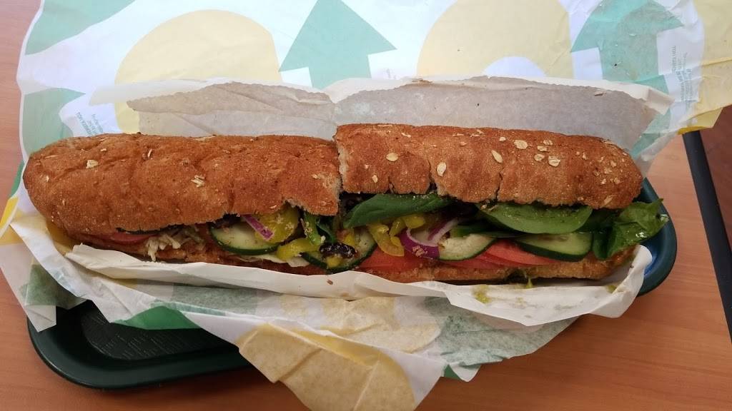 Subway | meal takeaway | 4722 NE Vivion Rd, Kansas City, MO 64119, USA | 8168595375 OR +1 816-859-5375