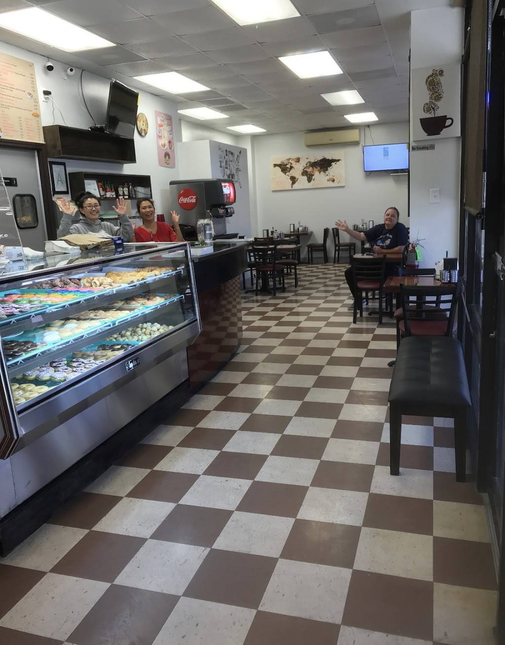 DONUT CAFE | restaurant | 1621 Pass Rd #A, Biloxi, MS 39531, USA | 2289677668 OR +1 228-967-7668