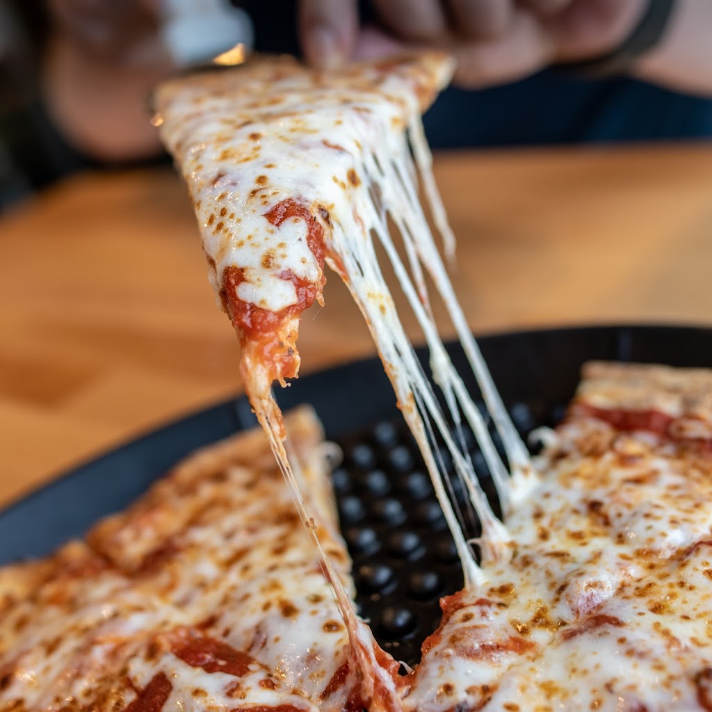 Noble Romans Craft Pizza & Pub | restaurant | 1315 W 86th St, Indianapolis, IN 46260, USA | 3173895565 OR +1 317-389-5565