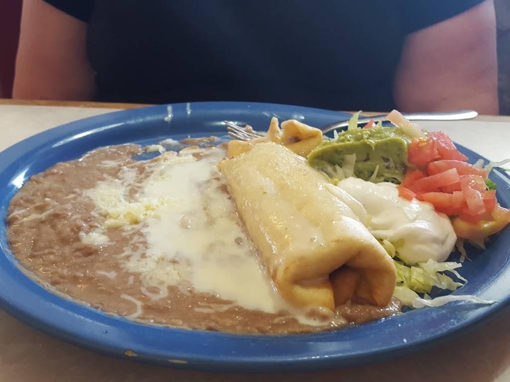 Coronas Mexican Grill | restaurant | 501 W Cleveland St, Heyworth, IL 61745, USA | 3094733007 OR +1 309-473-3007