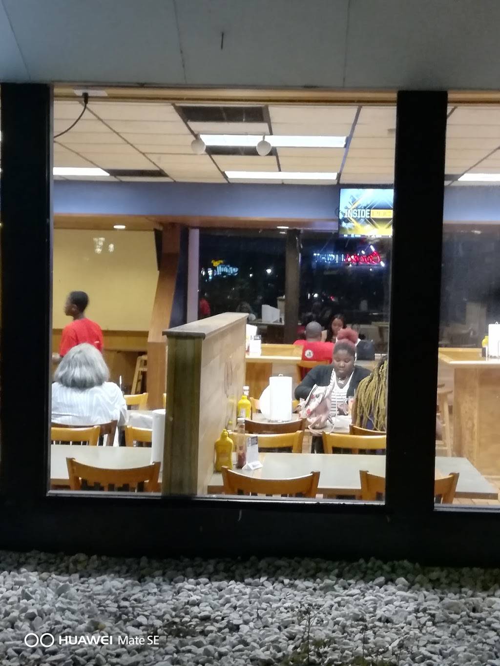 qus place | restaurant | 3467 Sheridan Rd, Zion, IL 60099, USA | 2247897484 OR +1 224-789-7484