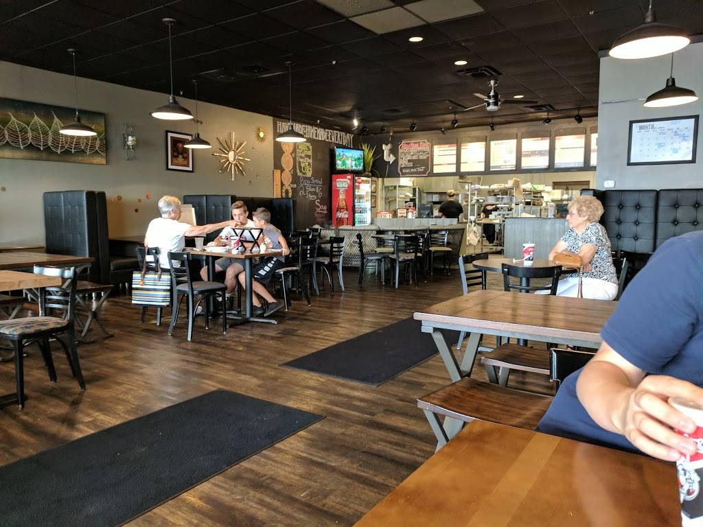 Bellacinos Pizza & Grinders | restaurant | 2320 Tiffin Ave C, Findlay, OH 45840, USA | 4194234299 OR +1 419-423-4299