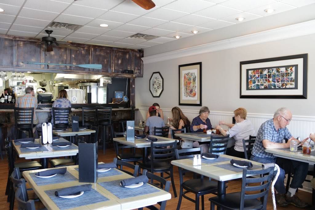 Off the Hook | restaurant | 769 Garfield Pkwy, Bethany Beach, DE 19930, USA | 3028291424 OR +1 302-829-1424