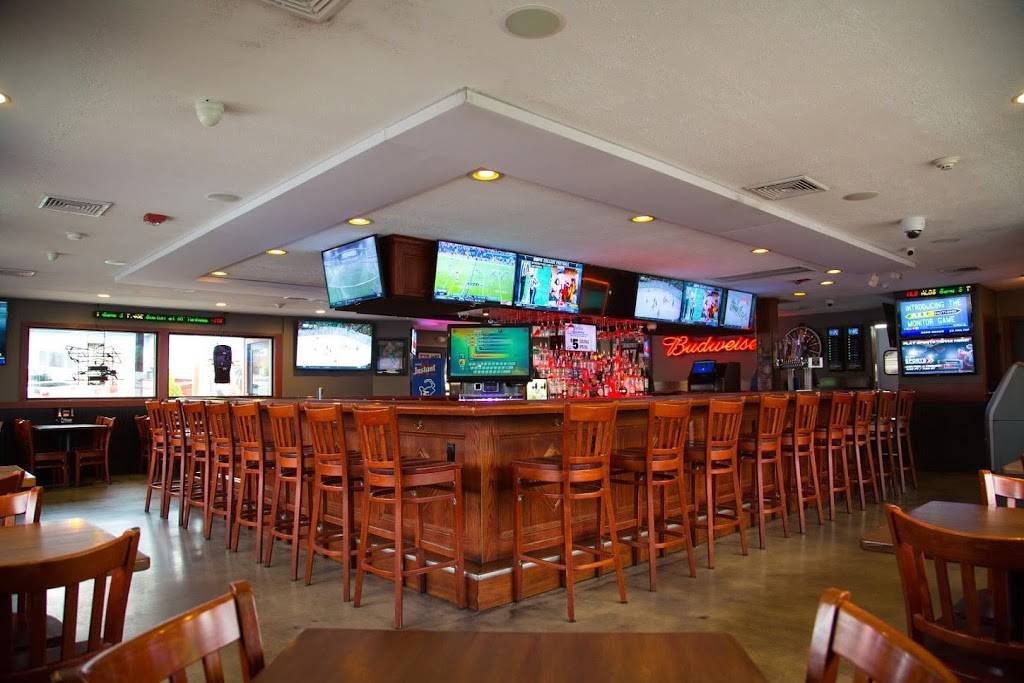 Sidelines Sports Bar & Grill | restaurant | 105 Canal St, Salem, MA 01970, USA | 9787455870 OR +1 978-745-5870