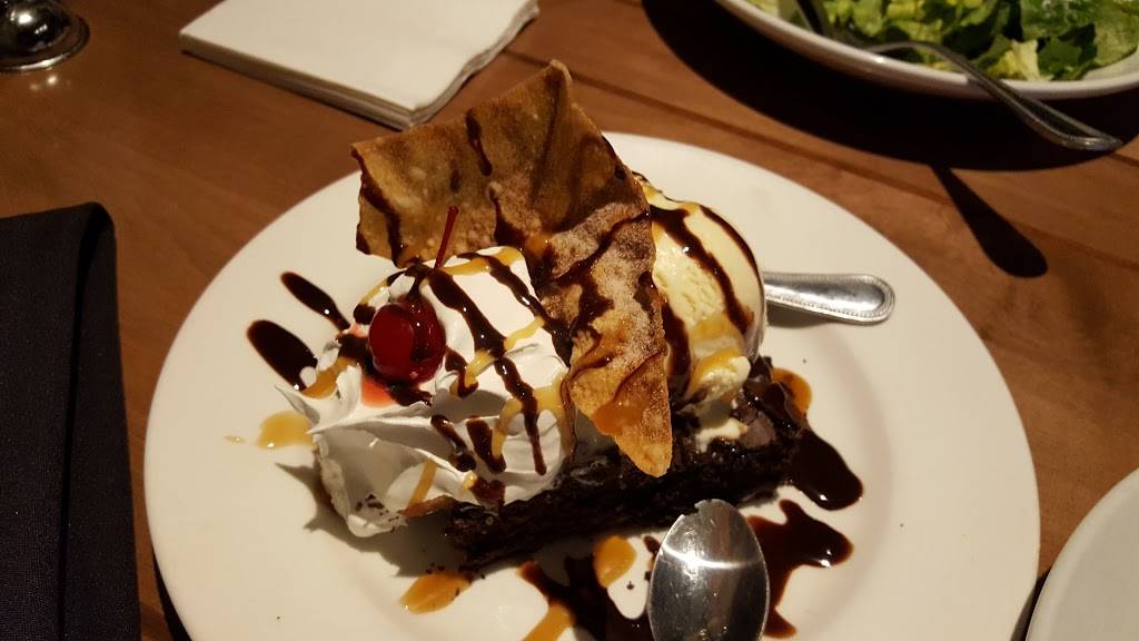 Houlihans | restaurant | 1407 S Main Chapel Way, Gambrills, MD 21054, USA | 4107214468 OR +1 410-721-4468