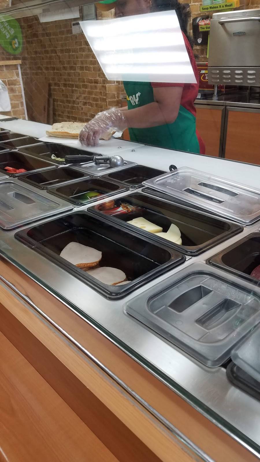 Subway Restaurants | restaurant | 672 Middle Country Rd, Selden, NY 11784, USA | 6316961212 OR +1 631-696-1212