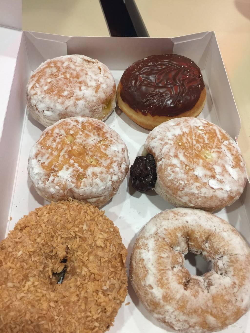 Dunkin | bakery | 40361 Murrieta Hot Springs Rd, Murrieta, CA 92563, USA | 9516989880 OR +1 951-698-9880