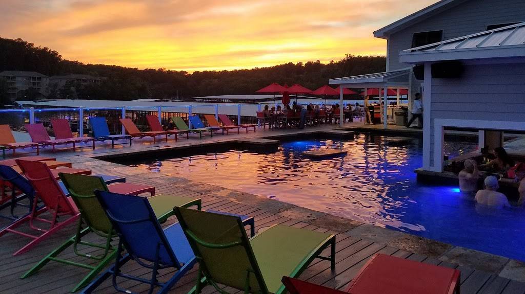 Boathouse Lakeside Bar & Grill | restaurant | 107 Village Marina Rd, Eldon, MO 65026, USA | 5735529464 OR +1 573-552-9464