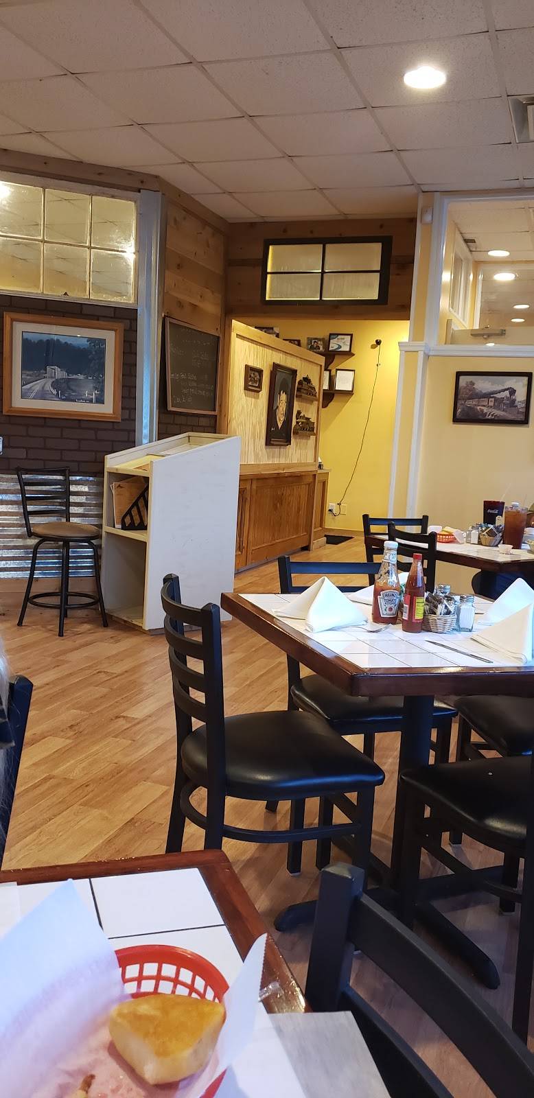 The White House Restaurant | restaurant | 2487 Lee Road 266, Cusseta, AL 36852, USA | 3347102877 OR +1 334-710-2877