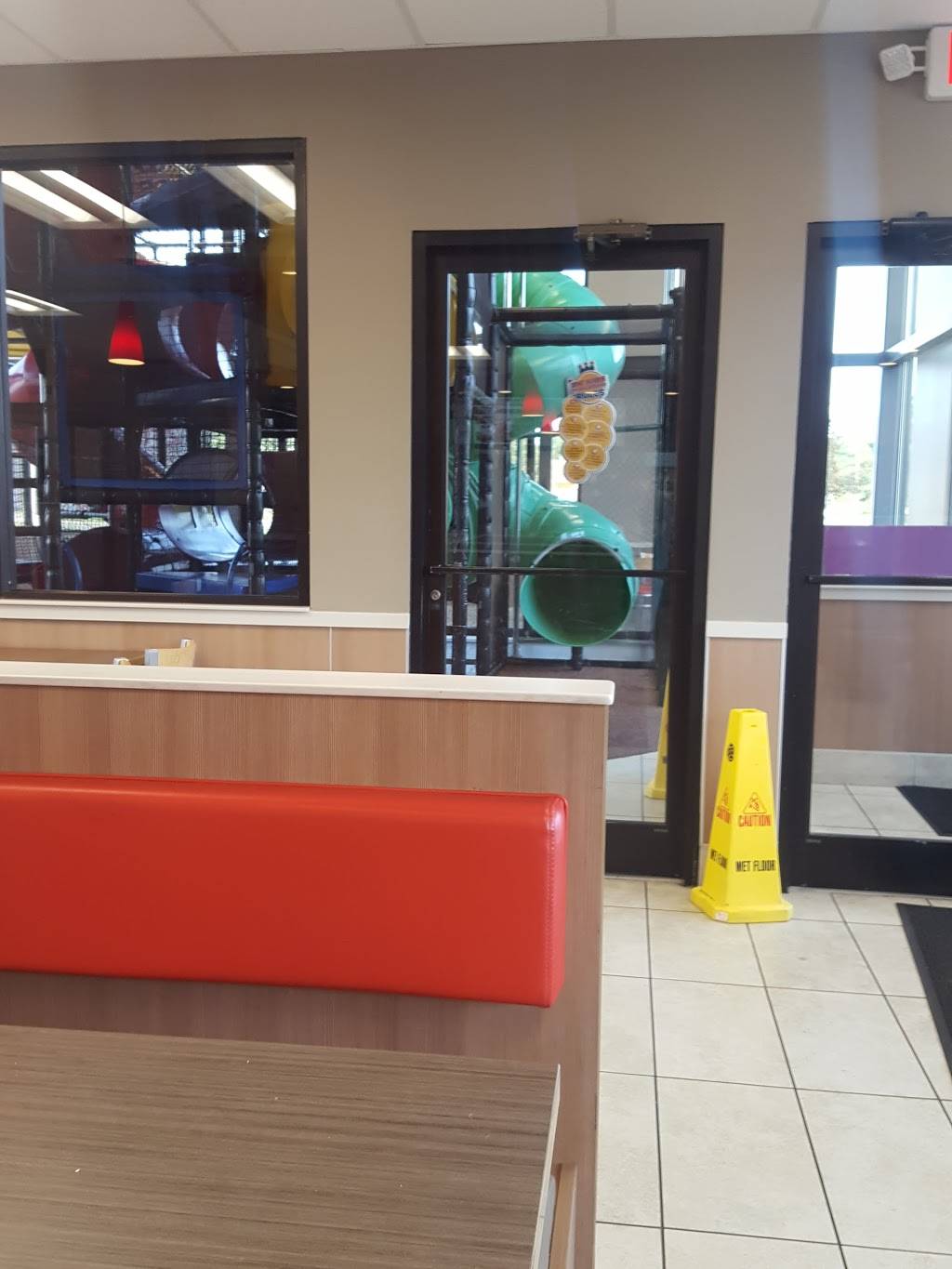 Burger King | restaurant | 5510 Fenton Rd, Flint, MI 48507, USA | 8102336937 OR +1 810-233-6937