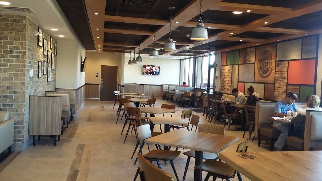 Burger King | restaurant | 340 S Neltnor Blvd, West Chicago, IL 60185, USA | 6302312384 OR +1 630-231-2384