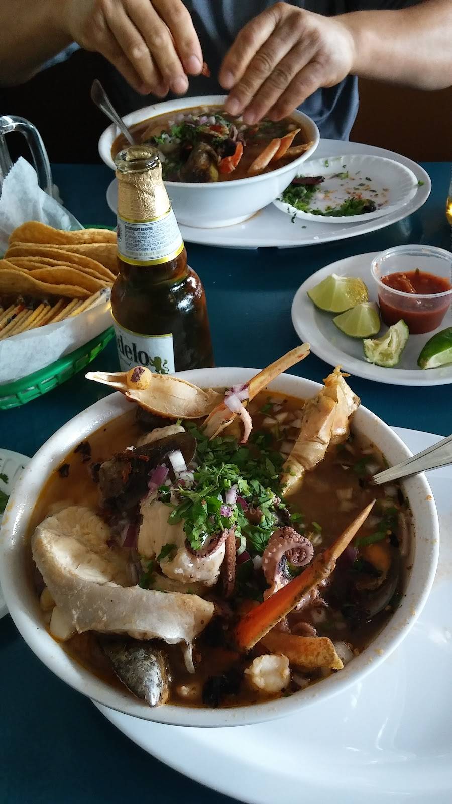 MARISCOS LAS ISLITAS | restaurant | 911 N Pecos Rd, Las Vegas, NV 89101, USA | 7026423123 OR +1 702-642-3123