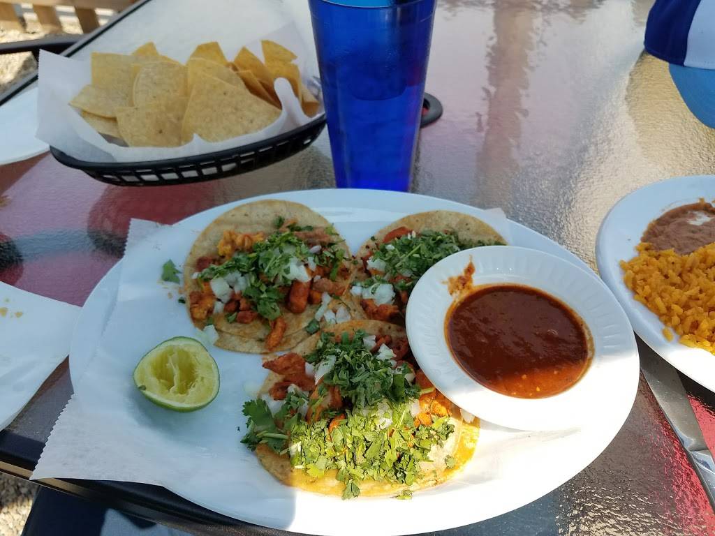 El Molcajete Mexican Restaurant | restaurant | 226 N 4th St, Chillicothe, IL 61523, USA | 3092744213 OR +1 309-274-4213