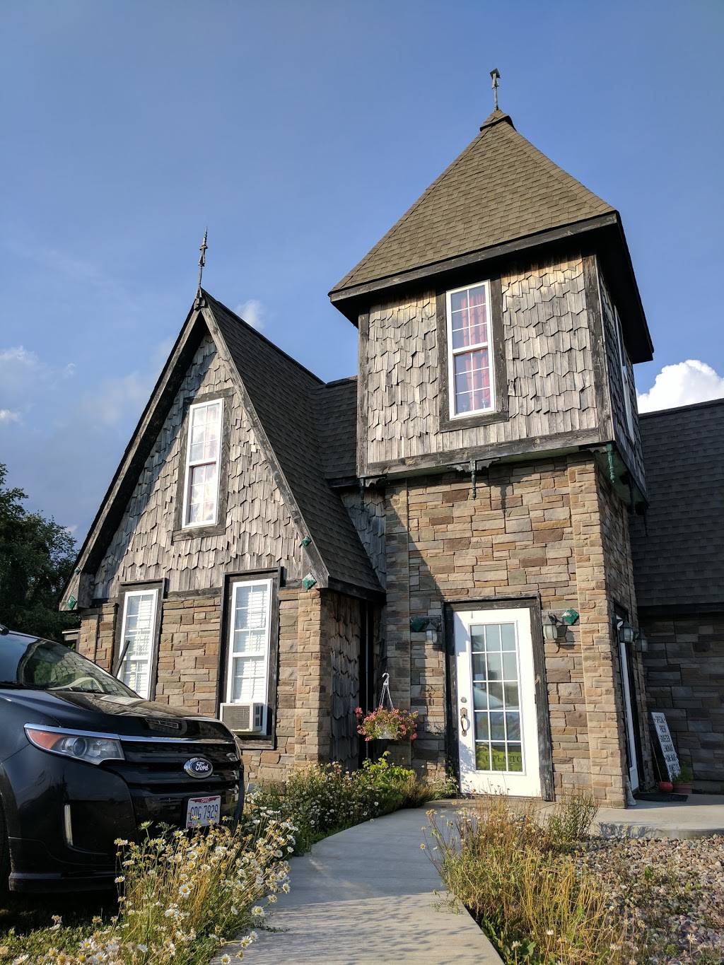 Lionsgate Pizza, Ice Cream & Deli | restaurant | 3355 S Columbus Rd, Wooster, OH 44691, USA | 3303478773 OR +1 330-347-8773