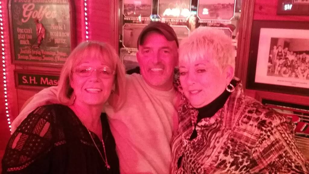 Oasis Bar & Grill | restaurant | 1811 S Burlington Dr, Muncie, IN 47302, USA | 7652828326 OR +1 765-282-8326