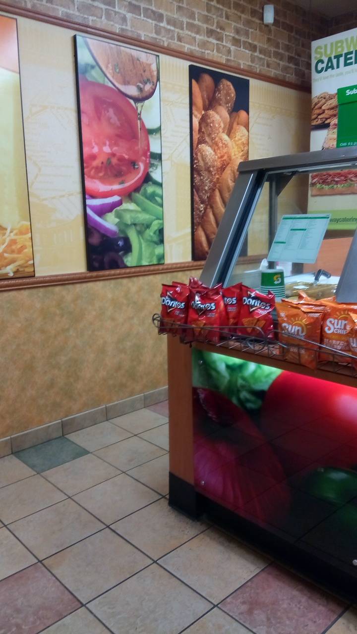 Subway | restaurant | 15418 Patrick Henry Hwy, Amelia Court House, VA 23002, USA | 8045617742 OR +1 804-561-7742