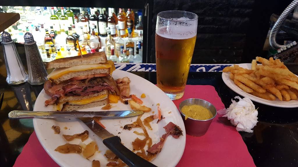 Canlons | restaurant | 1825 N Railroad Ave, Staten Island, NY 10306, USA | 7186673013 OR +1 718-667-3013