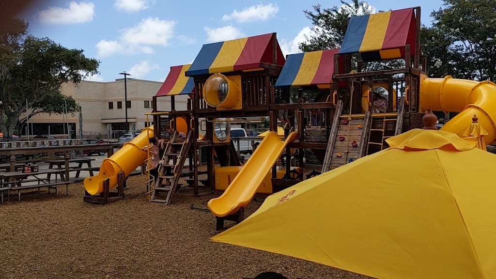 Brewster Street Ice House Southside | restaurant | 5550 Holly Rd, Corpus Christi, TX 78411, USA | 3613452739 OR +1 361-345-2739