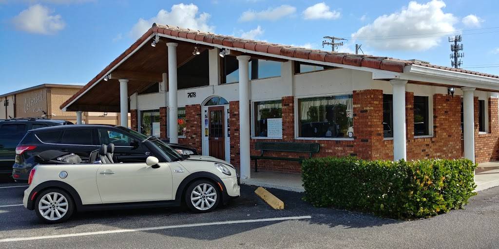 Moms Kitchen | restaurant | 7478 Lake Worth Rd, Lake Worth, FL 33467, USA | 5619644931 OR +1 561-964-4931