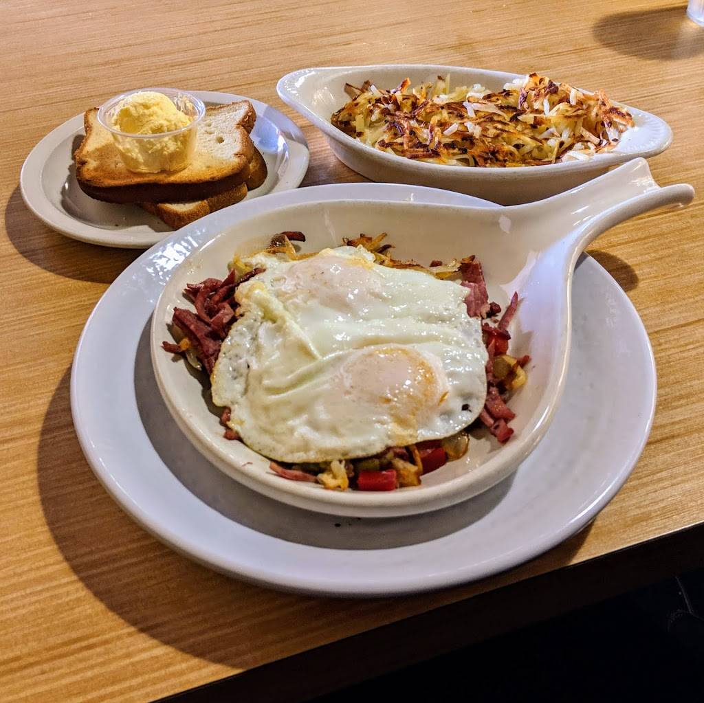 The Cracked Egg | restaurant | 9921 W Charleston Blvd #6, Las Vegas, NV 89117, USA | 7024764204 OR +1 702-476-4204