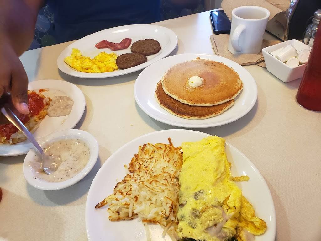 Nanas Diner | restaurant | 1230 N Military Trl, West Palm Beach, FL 33409, USA | 5616402922 OR +1 561-640-2922