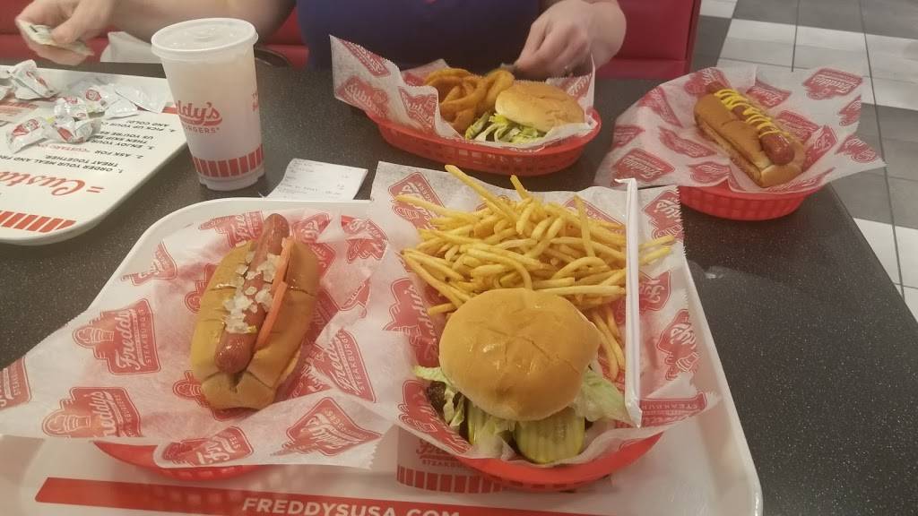 Freddys Frozen Custard & Steakburgers | restaurant | 2306 N Morton St, Franklin, IN 46131, USA | 3177863237 OR +1 317-786-3237