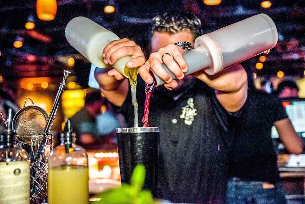 Filthys Fine Cocktails & Beer | restaurant | 1238 16th St, Vero Beach, FL 32960, USA | 7727949512 OR +1 772-794-9512