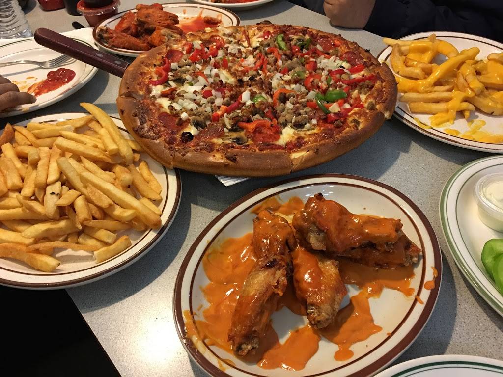 New England Pizza | restaurant | 6728 Bustleton Ave, Philadelphia, PA 19149, USA | 2153320400 OR +1 215-332-0400