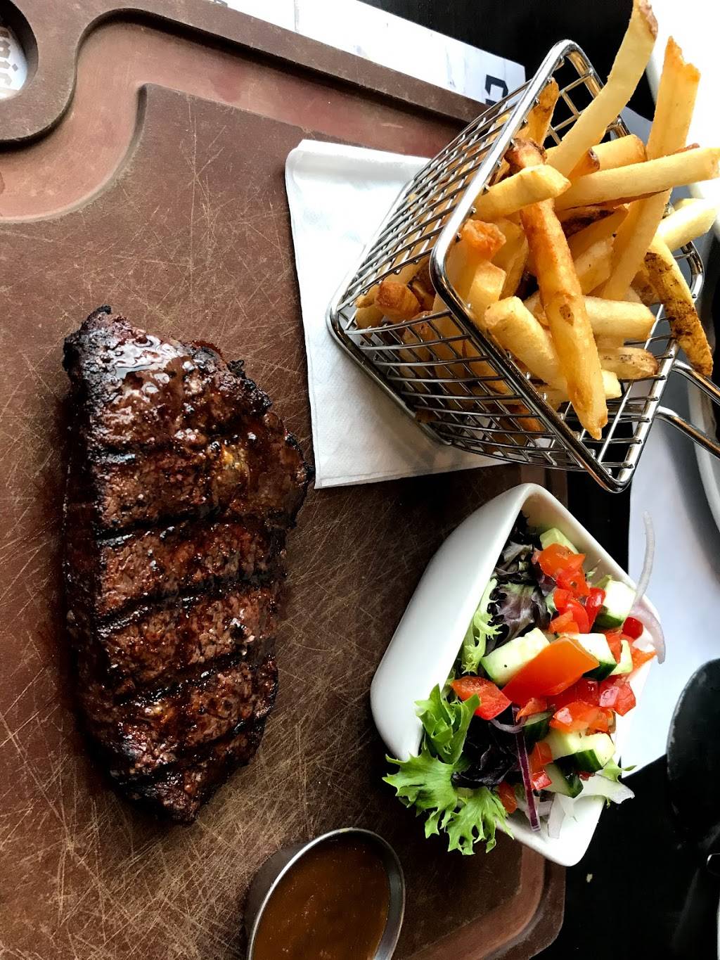 3 Brasseurs Anjou | restaurant | 7225 Boulevard des Galeries dAnjou, Anjou, QC H1M 2W2, Canada | 5143515591 OR +1 514-351-5591