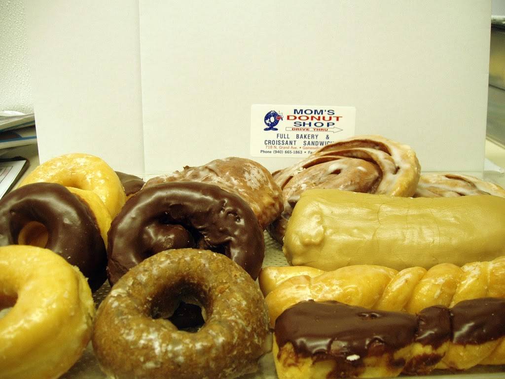 Moms Donut Shop | bakery | 718 N Grand Ave, Gainesville, TX 76240, USA | 9406651863 OR +1 940-665-1863