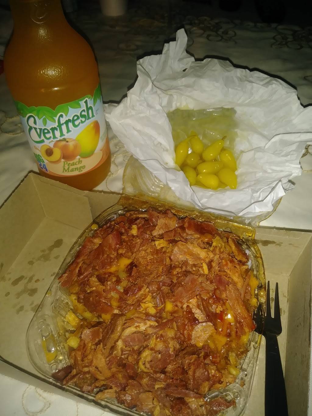 Louis Burgers | restaurant | 308 E Compton Blvd, Compton, CA 90221, USA | 3106375263 OR +1 310-637-5263