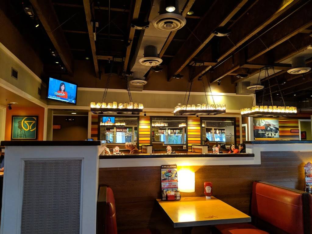 Chilis Grill & Bar | meal takeaway | 30 W Shoreline Dr, Long Beach, CA 90802, USA | 5625905103 OR +1 562-590-5103
