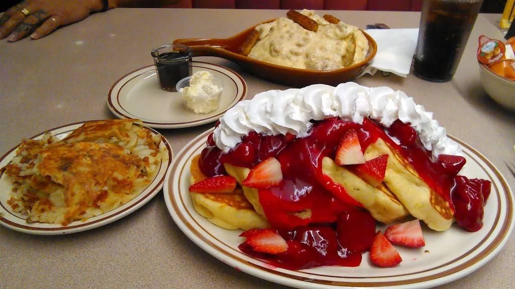 Golden Nugget Pancake House | bakery | 4229 W Irving Park Rd, Chicago, IL 60641, USA | 7737777107 OR +1 773-777-7107